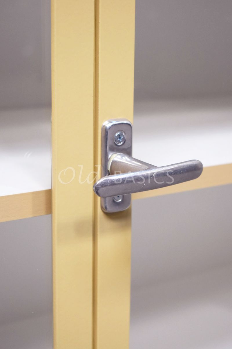 Detail van Apothekerskast Vitrine, 3 deuren, RAL1001, geel, crème, materiaal staal